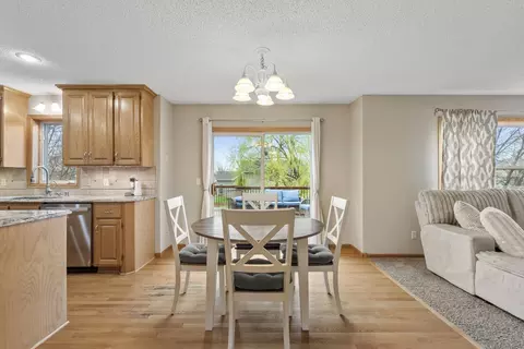 Dining - 10386 34th Pl NE, Saint Michael, MN 55376 photo 5 of 8