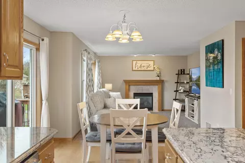 Dining - 10386 34th Pl NE, Saint Michael, MN 55376 photo 7 of 8