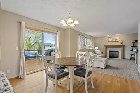 Dining - 10386 34th Pl NE, Saint Michael, MN 55376 photo 8 of 8