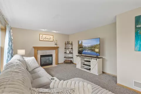 Living - 10386 34th Pl NE, Saint Michael, MN 55376 photo 3 of 4