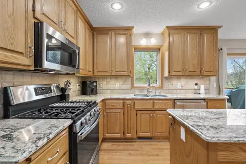 Kitchen - 10386 34th Pl NE, Saint Michael, MN 55376 photo 4 of 4