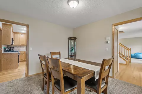Dining - 10386 34th Pl NE, Saint Michael, MN 55376 photo 3 of 8