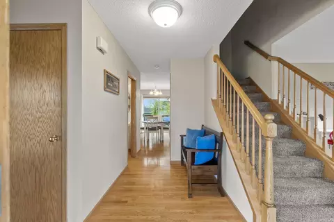 Entry Way - 10386 34th Pl NE, Saint Michael, MN 55376 photo 2 of 6