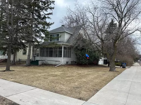 1203 6th St S, Moorhead, MN 56560
