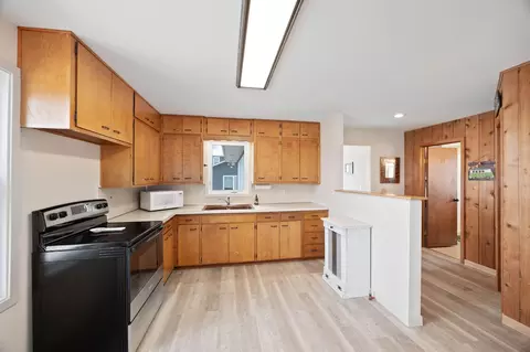 Kitchen - 65902 211th St, Darwin, MN 55324 photo 1 of 2