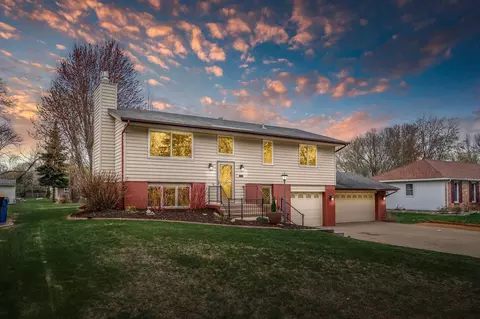1028 Merritt St, Shakopee, MN 55379