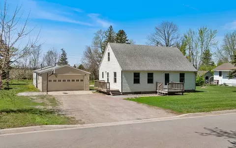 305 Lorrain St, Milroy, MN 56263