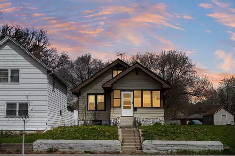 1089 Hudson Rd, Saint Paul, MN 55106
