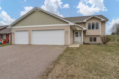 209 Falcon Run, Eagle Lake, MN 56024