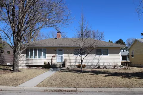 416 Maple Ave S, Thief River Falls, MN 56701