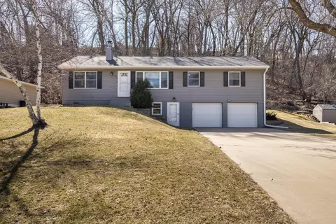 342 24th St NE, Rochester, MN 55906