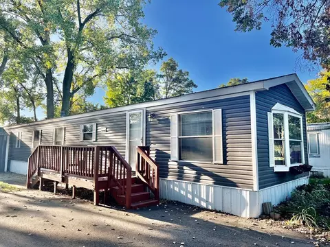 19 Silvers Resort, Elysian, MN 56028