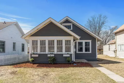 506 6th Ave S, Hopkins, MN 55343