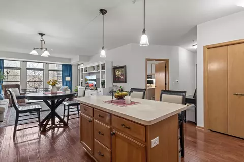 7100 Metro Blvd #204, Edina, MN 55439