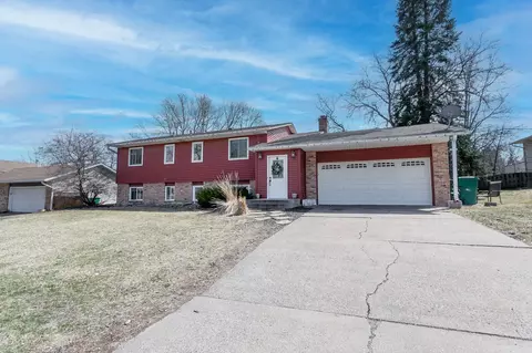 2635 Greenmeadow Ct, Stillwater, MN 55082