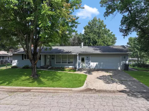 507 Summit Ave, Tracy, MN 56175