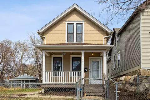 957 Euclid St, Saint Paul, MN 55106