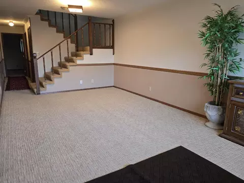 440 S 6th Ave, Windom, MN 56101 photo 3