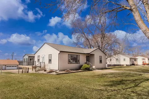 14 S Oregon Ave, Morris, MN 56267