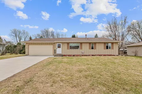 1718 Monticello Ave, Eagan, MN 55122