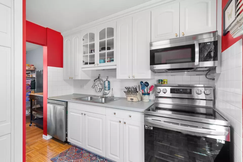 Kitchen - 4057 18th Ave NW, Rochester, MN 55901 photo 2 of 2