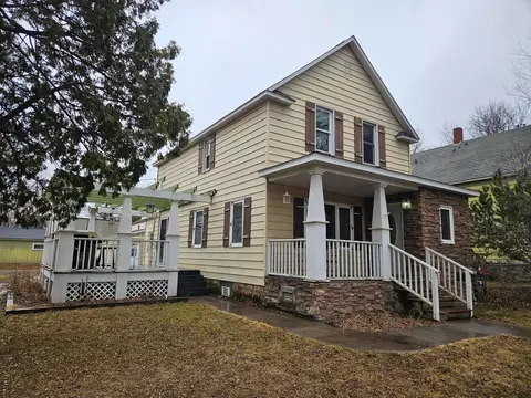 915 14th St N, Virginia, MN 55792