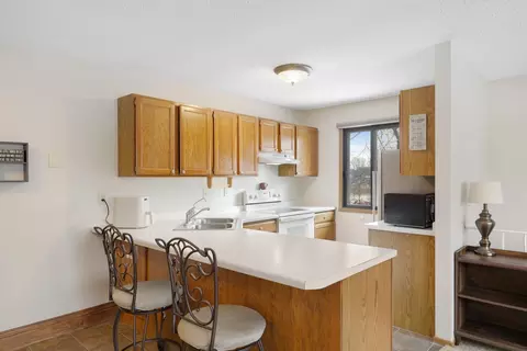 5650 Brandlwood Ct #68, White Bear Lake, MN 55110