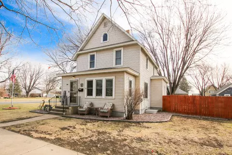 305 Monroe St SE, Hutchinson, MN 55350