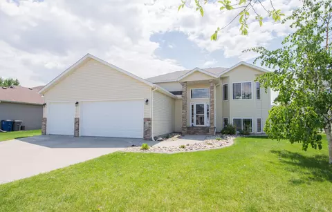 1123 38th Ave S, Moorhead, MN 56560