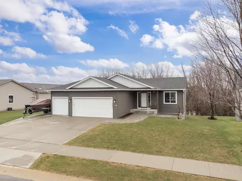 3852 Winesap Dr NW, Rochester, MN 55901