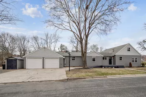 362 3rd St, Gaylord, MN 55334