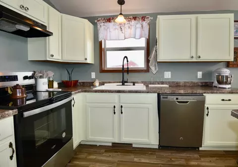 Kitchen - 6731 152nd St, Milaca, MN 56353 photo 3 of 3