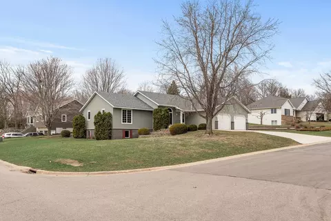 990 Klyva Rd SE, Cokato, MN 55321