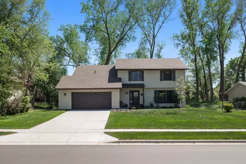 1092 Whitney Dr, Apple Valley, MN 55124