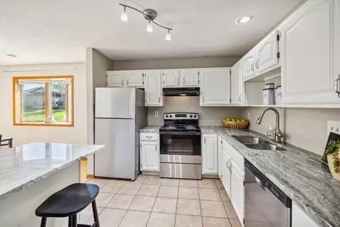 2525 76th St E #208, Inver Grove Heights, MN 55076