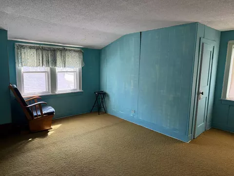 Bedroom - 321 E 4th St, Albert Lea, MN 56007 photo 3 of 3