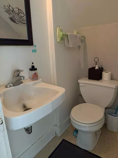 Bath - 321 E 4th St, Albert Lea, MN 56007 photo 2 of 3