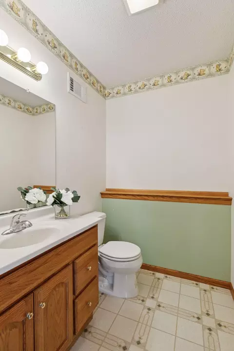 Bath - 34115 Malmberg Ave, Lindstrom, MN 55045 photo 7 of 7