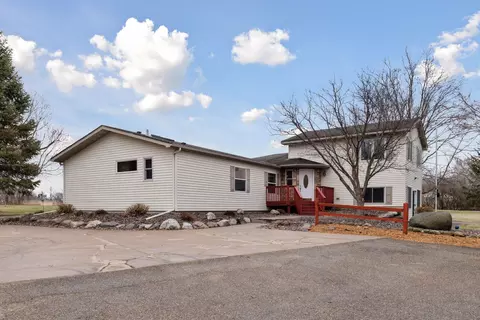 34115 Malmberg Ave, Lindstrom, MN 55045