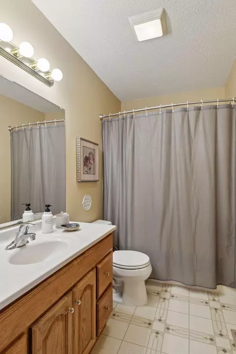 Bath - 34115 Malmberg Ave, Lindstrom, MN 55045 photo 6 of 7