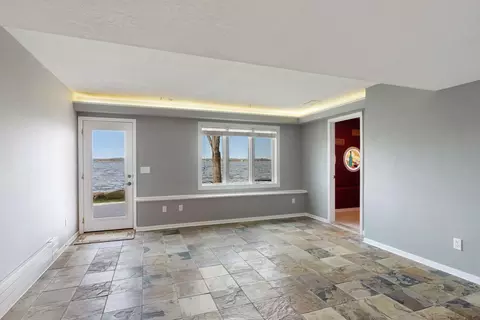 Living - 2705 County Road 19, Maple Plain, MN 55359 photo 11 of 13