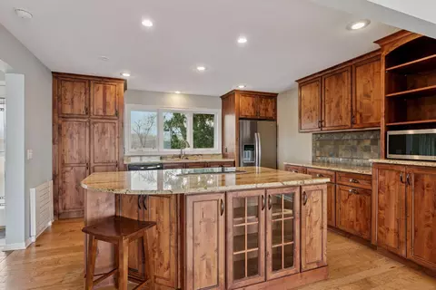 Kitchen - 2705 County Road 19, Maple Plain, MN 55359 photo 2 of 6