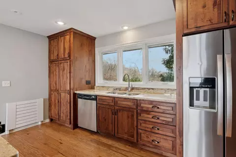Kitchen - 2705 County Road 19, Maple Plain, MN 55359 photo 4 of 6