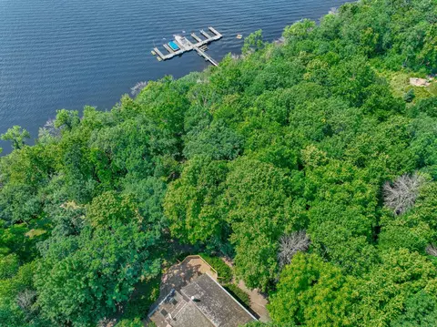 210 Sommers Landing Rd N, North Hudson, WI 54016