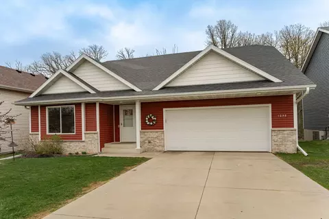 1058 Falcon Rd SE, Rochester, MN 55904