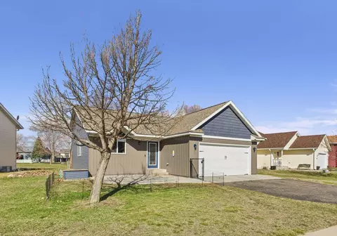 929 Savanna Ave, Saint Cloud, MN 56303