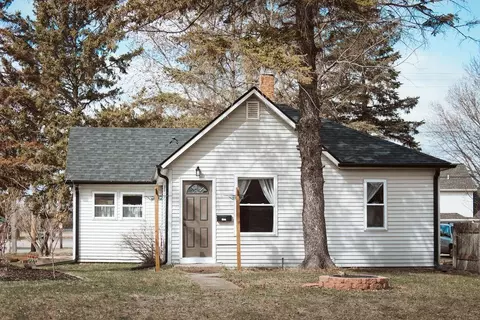 1403 9th Ave NE, Brainerd, MN 56401