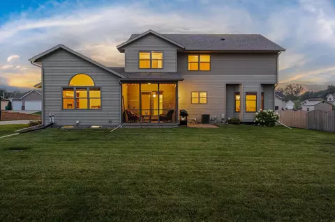 1003 27th St SW, Austin, MN 55912