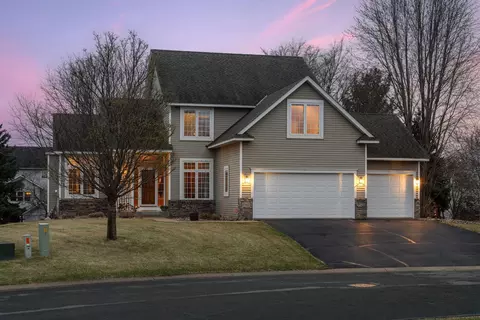 1562 Sussex Pl, Shakopee, MN 55379