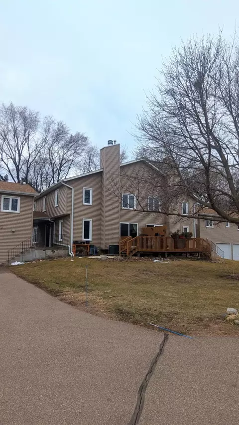 7305 Woodstock Curv, Bloomington, MN 55438